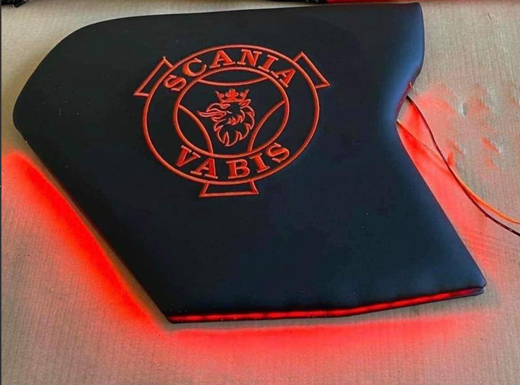 Scania glatt dørtrekk med med lys
